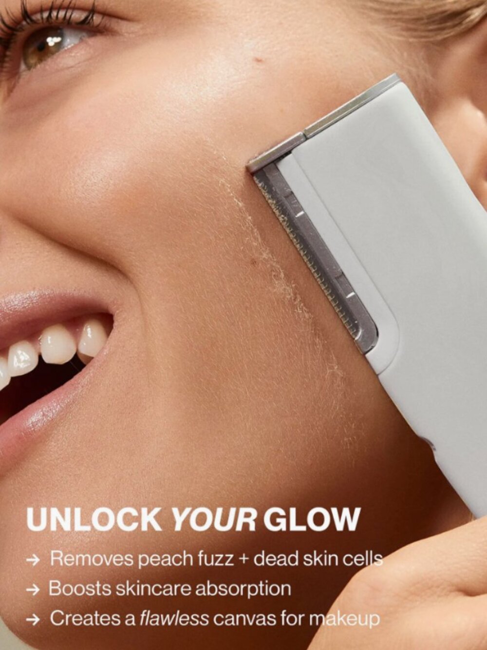 DERMAFLASH 2.0 Luxe Dermaplaning Exfoliation Peach Fuzz Device - White